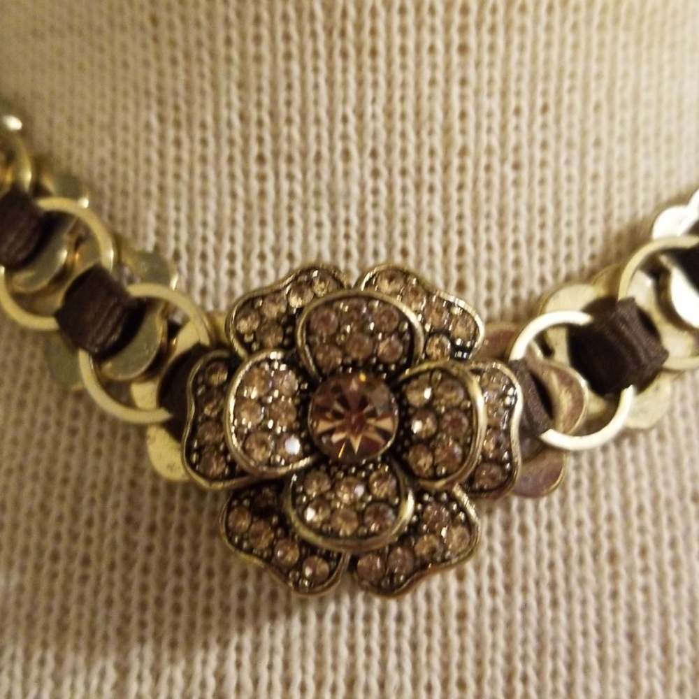 Rhinestone Flower Jewelry Set - Picture 3 of 8